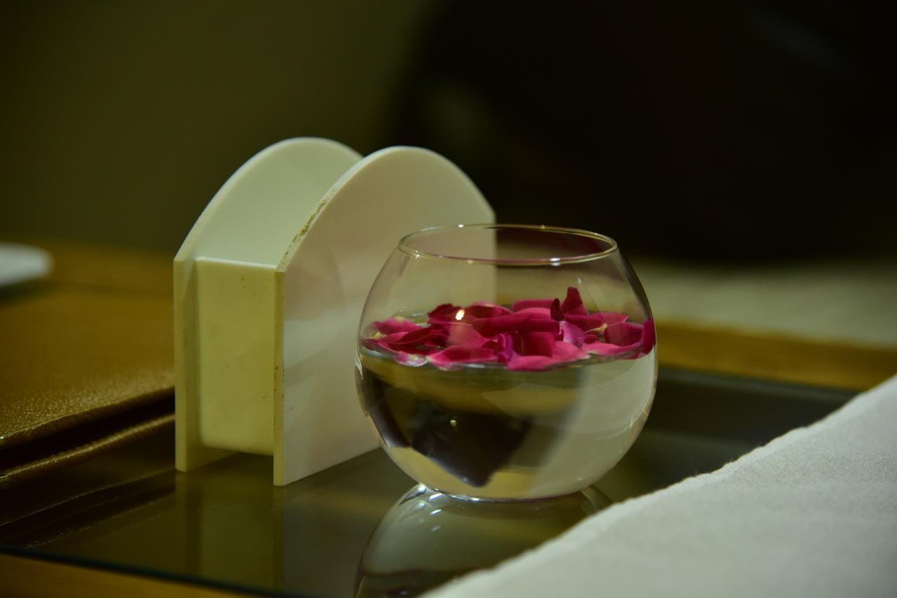 Hotel Ahmedabad Inn Bagian luar foto