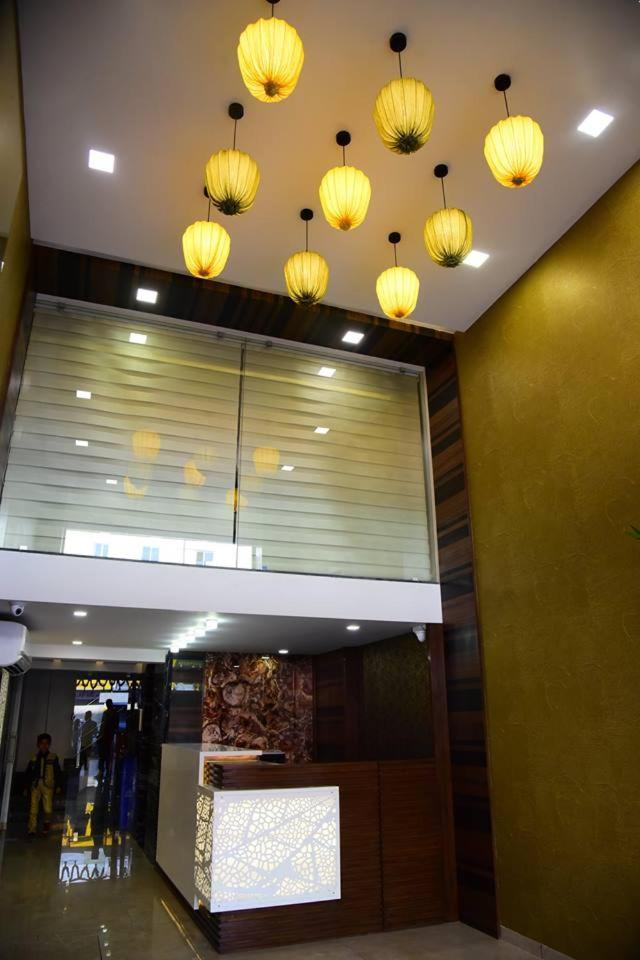 Hotel Ahmedabad Inn Bagian luar foto